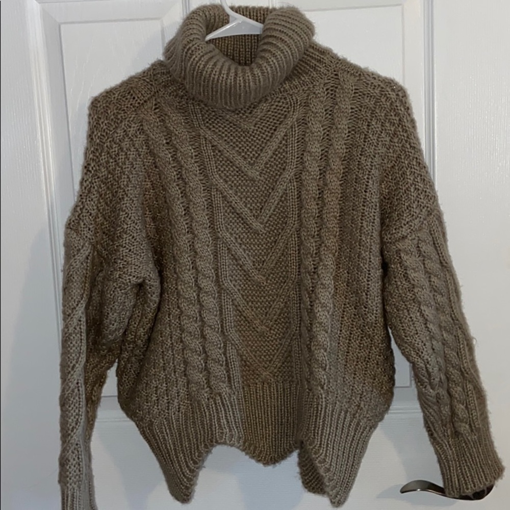 NEVER WORN knit turtle neck sweater